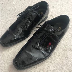 Men’s dress shoes
